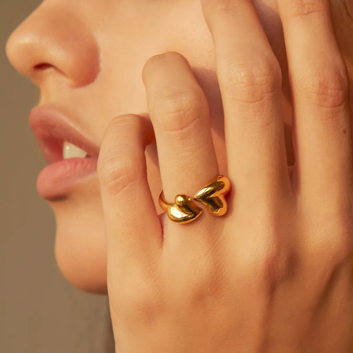 Miora Ring